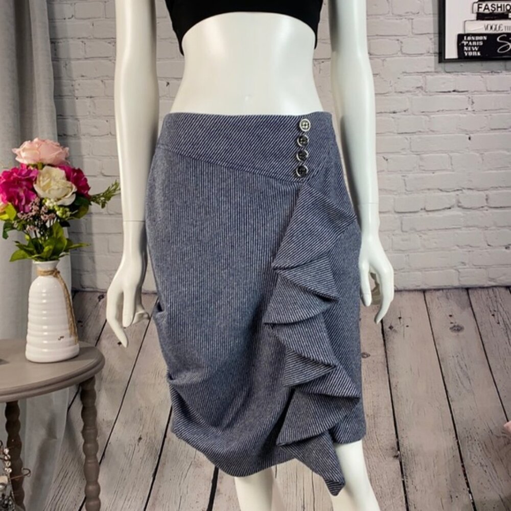 Eva Franco Women’s Size 6 Wool Blend Fluttering Ruffle Straight Pencil Skirt